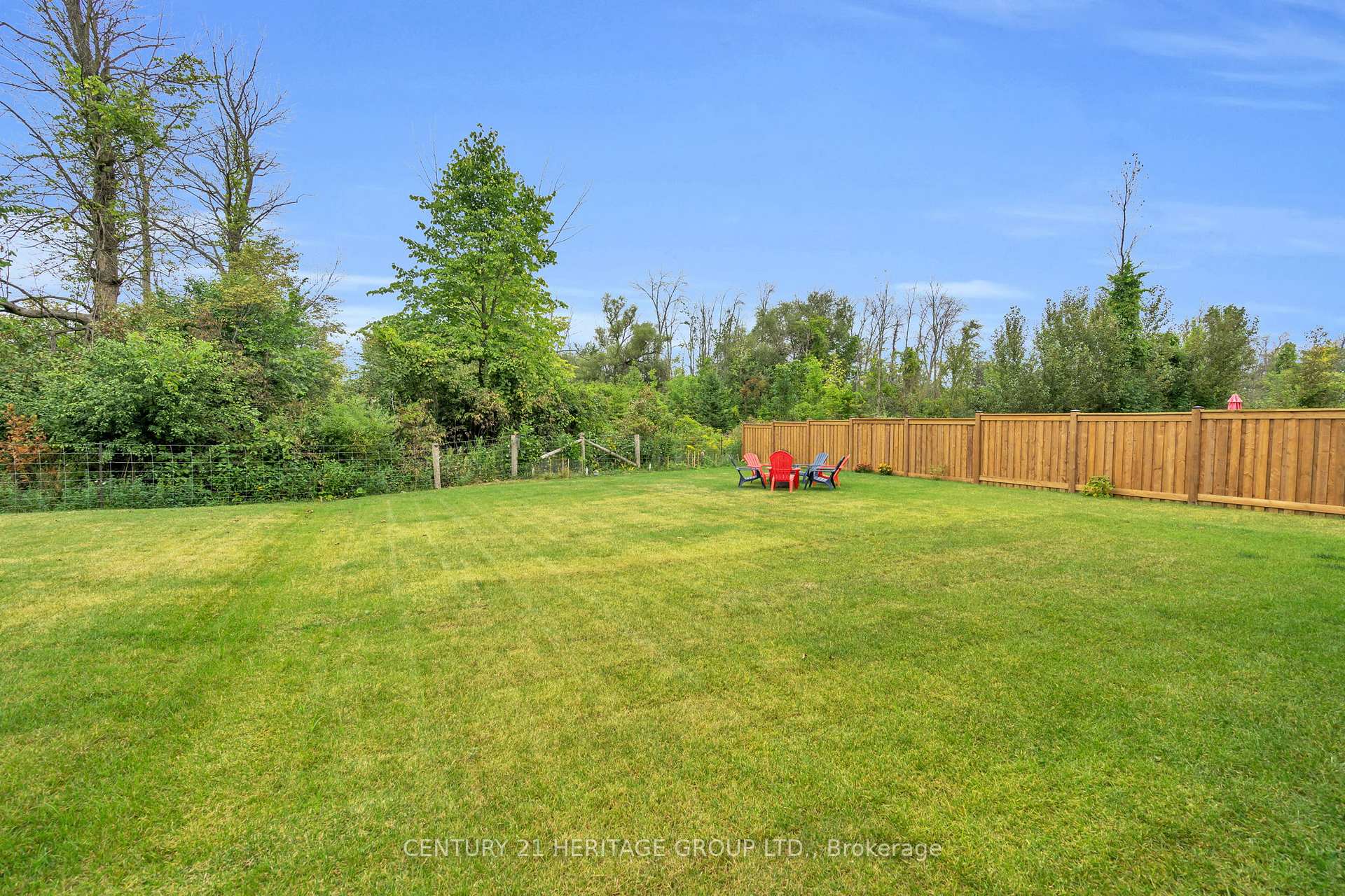 Photo 44 of Unit Upper, 47 Emerald Street, Wasaga Beach — HOMEH