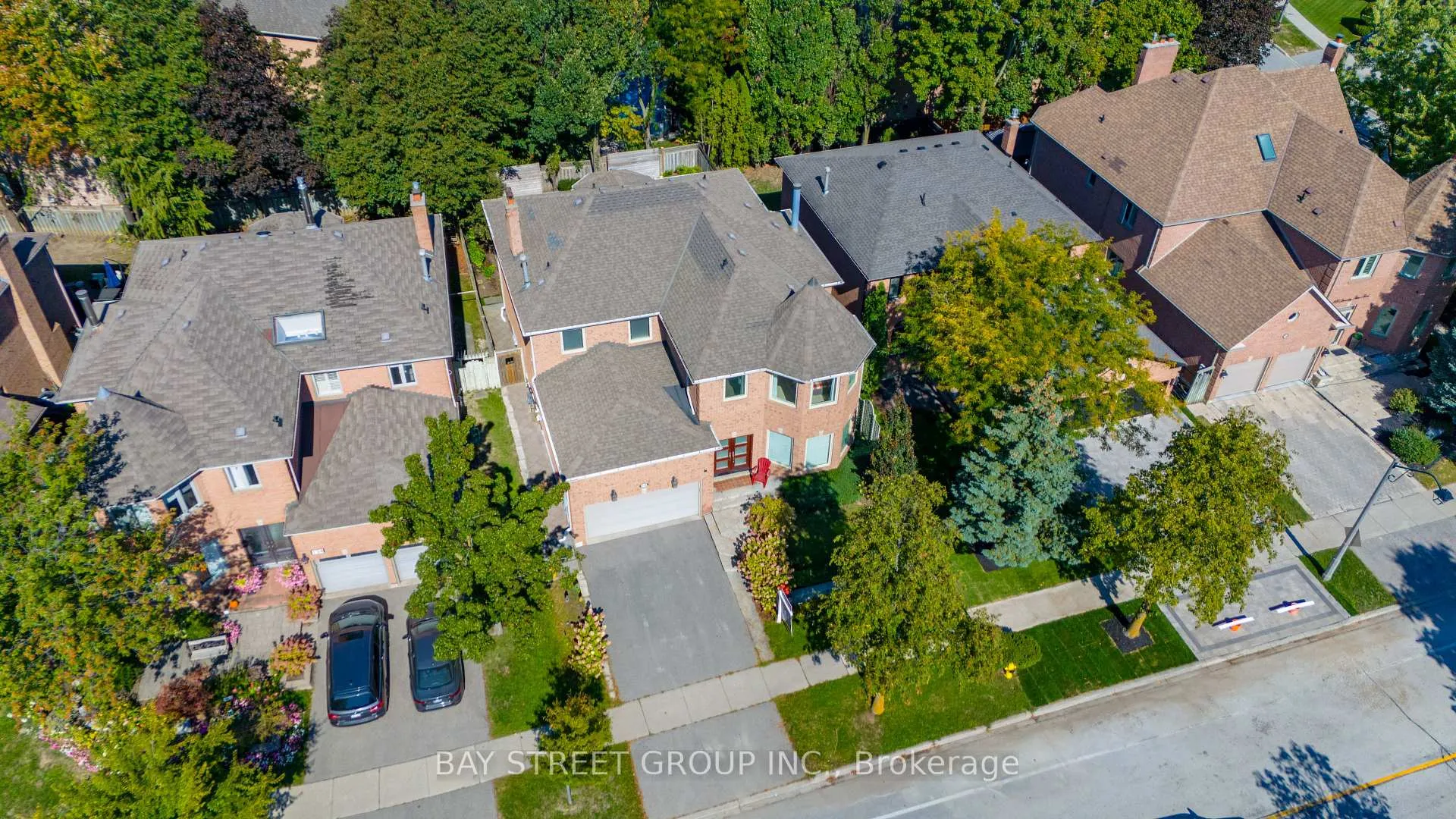 Photo 2 of 128 Beverley Glen Boulevard, Vaughan, Beverley Glen — HOMEH