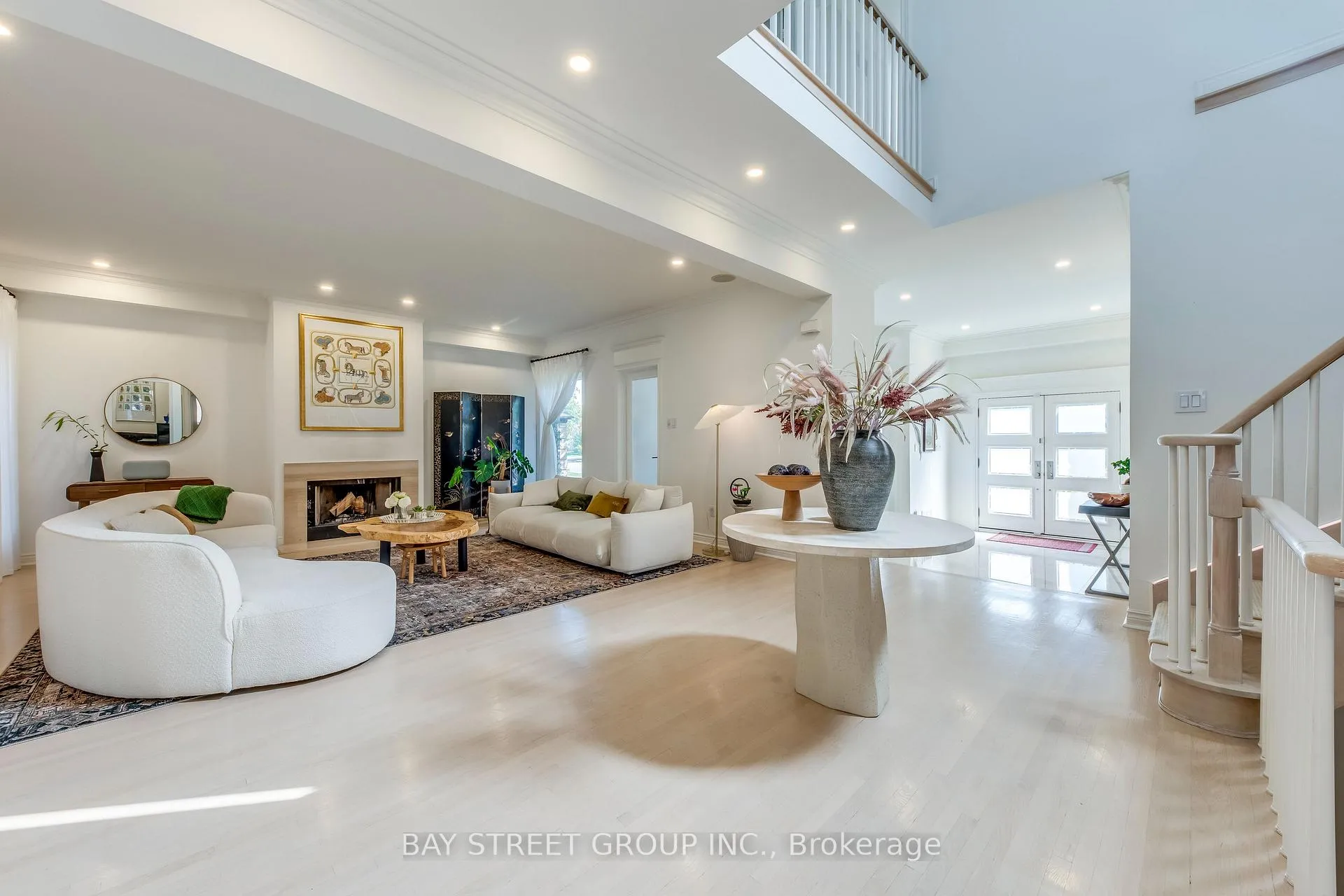 Photo 4 of 128 Beverley Glen Boulevard, Vaughan, Beverley Glen — HOMEH