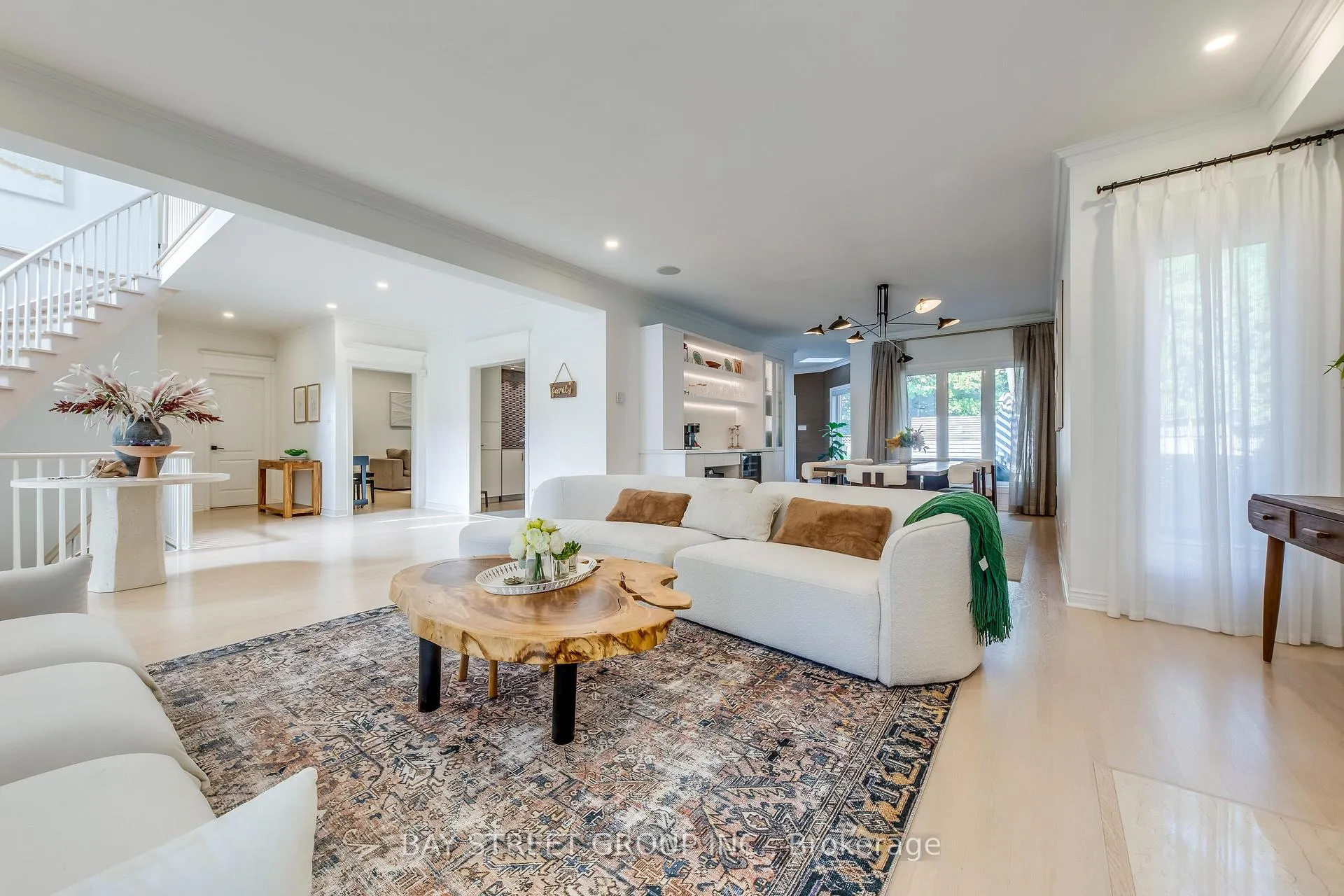 Photo 9 of 128 Beverley Glen Boulevard, Vaughan, Beverley Glen — HOMEH
