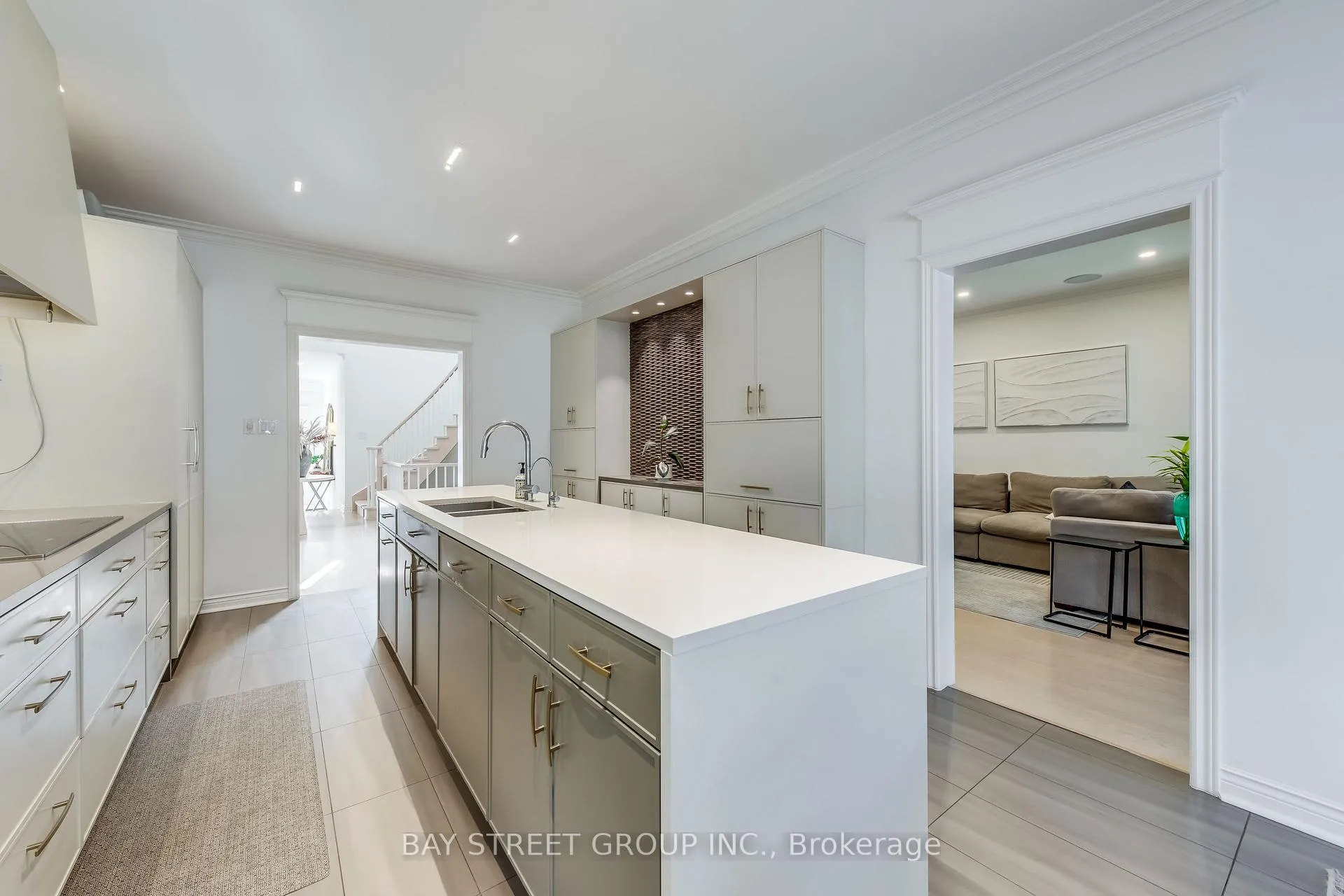 Photo 15 of 128 Beverley Glen Boulevard, Vaughan, Beverley Glen — HOMEH