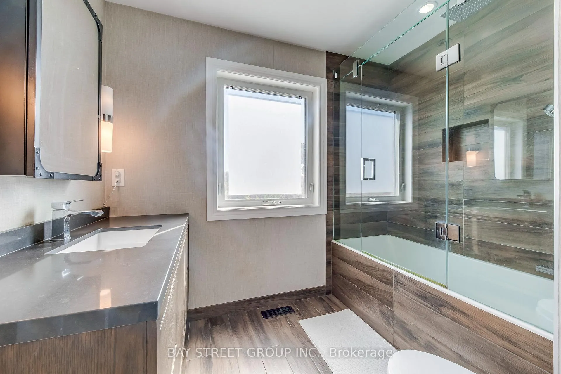 Photo 32 of 128 Beverley Glen Boulevard, Vaughan, Beverley Glen — HOMEH