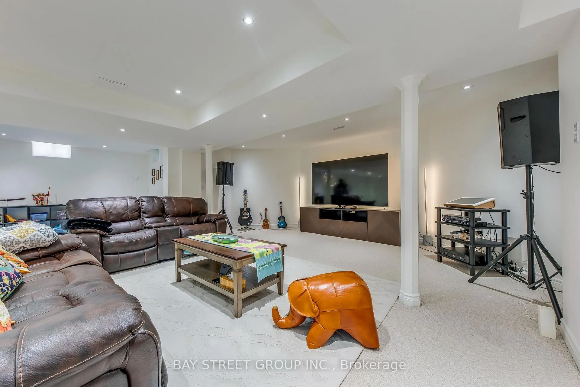 Photo 35 of 128 Beverley Glen Boulevard, Vaughan, Beverley Glen — HOMEH