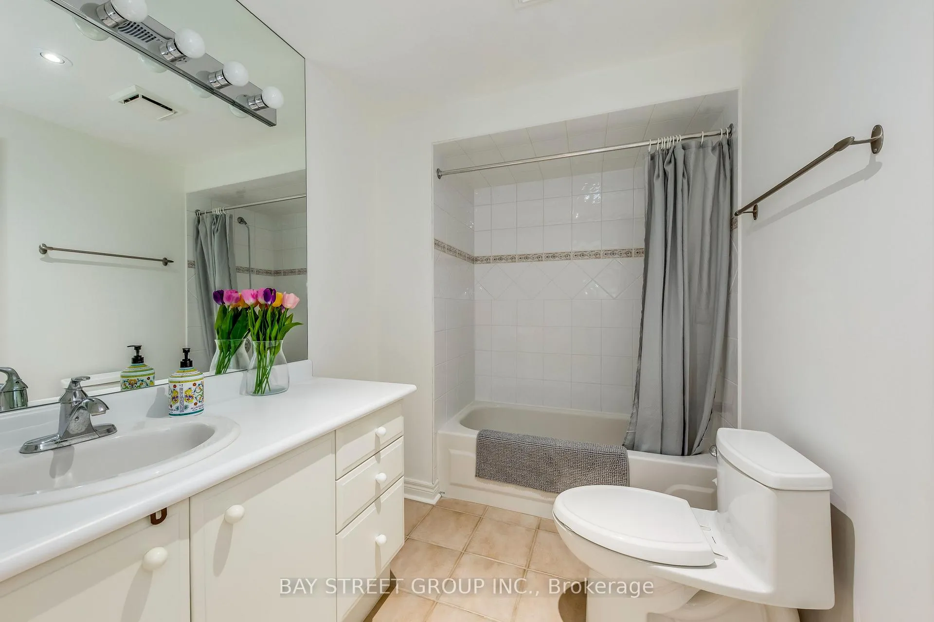 Photo 39 of 128 Beverley Glen Boulevard, Vaughan, Beverley Glen — HOMEH