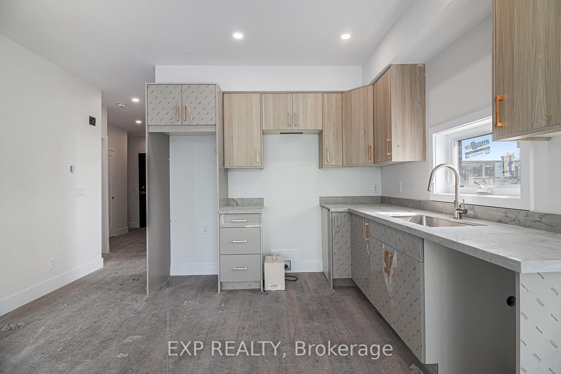 Photo 8 of Unit E, 61 Pinehurst Avenue E, Ottawa, Hintonburg — HOMEH
