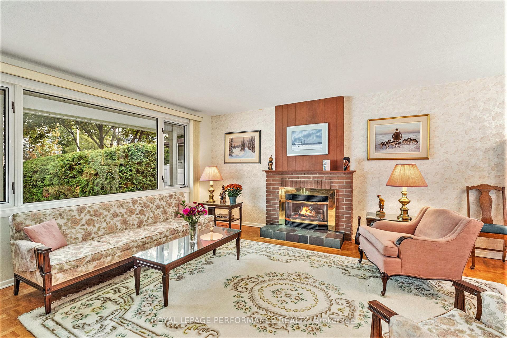 Photo 3 of 2427 Ogilvie Road, Ottawa, Beacon Hill North — HOMEH