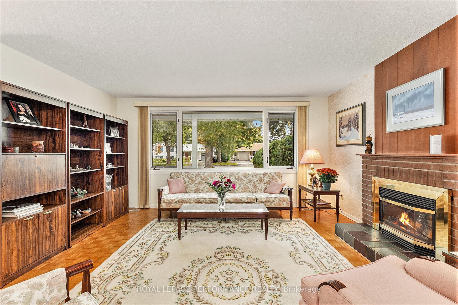 Photo 6 of 2427 Ogilvie Road, Ottawa, Beacon Hill North — HOMEH