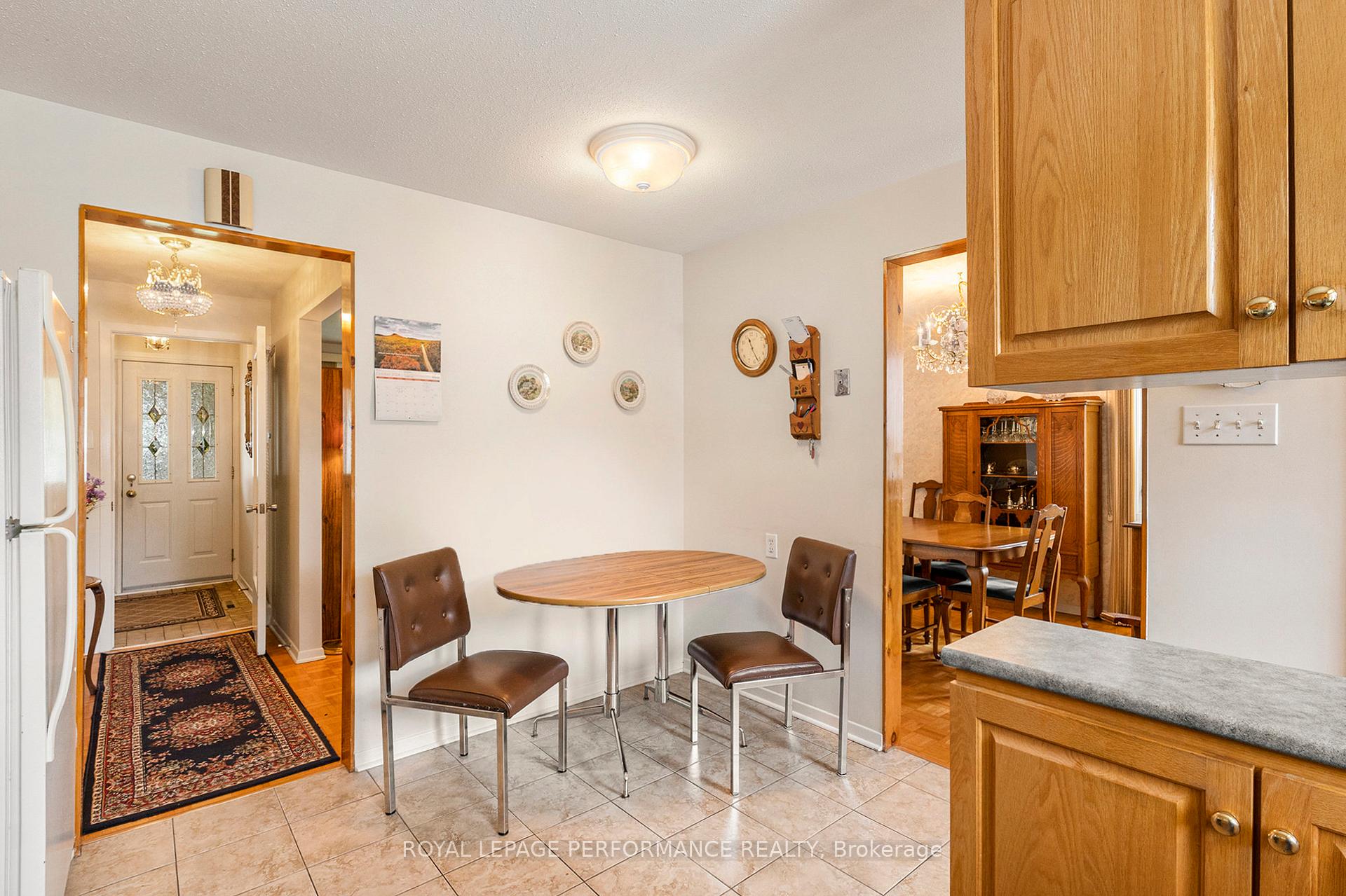 Photo 24 of 2427 Ogilvie Road, Ottawa, Beacon Hill North — HOMEH