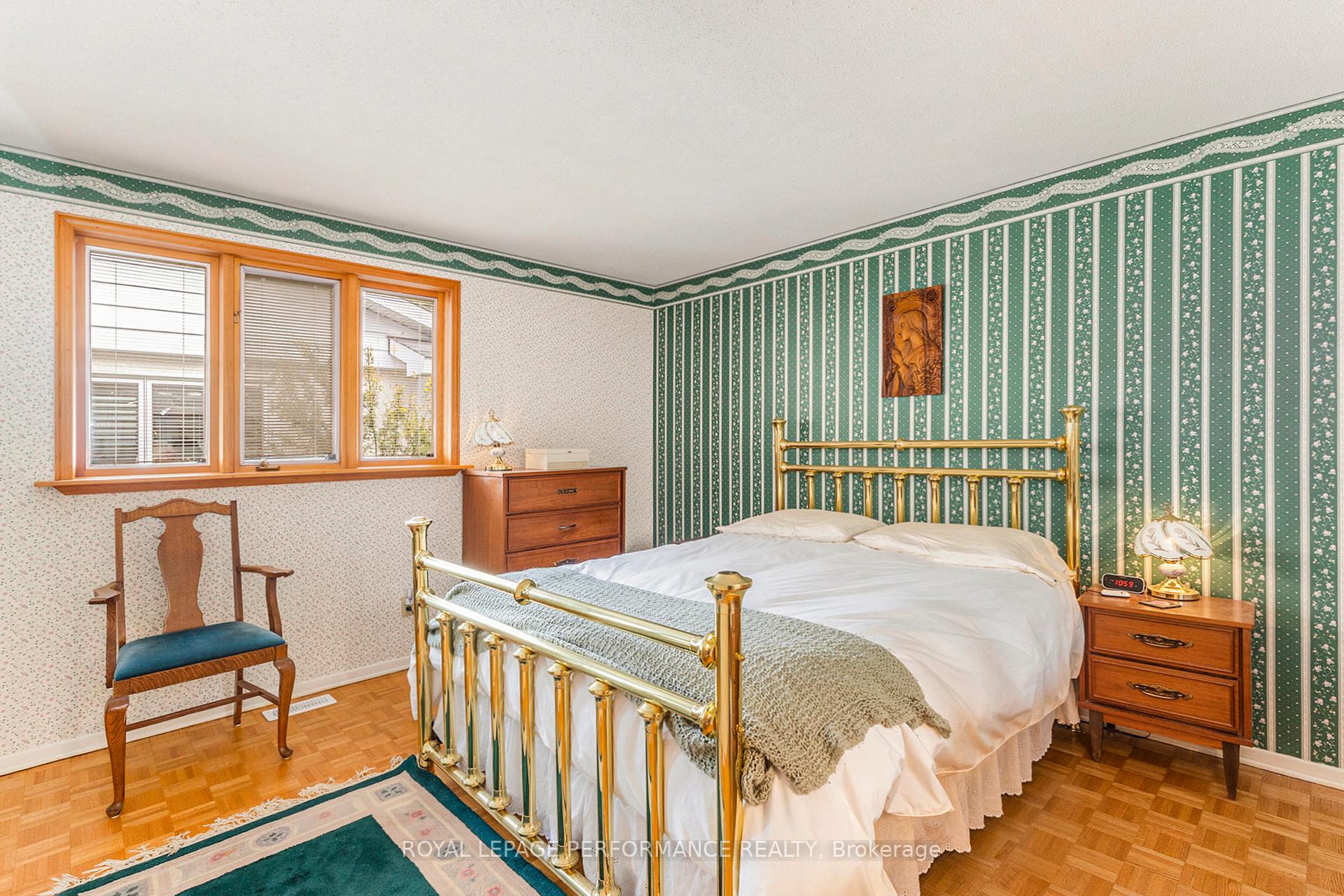 Photo 12 of 2427 Ogilvie Road, Ottawa, Beacon Hill North — HOMEH