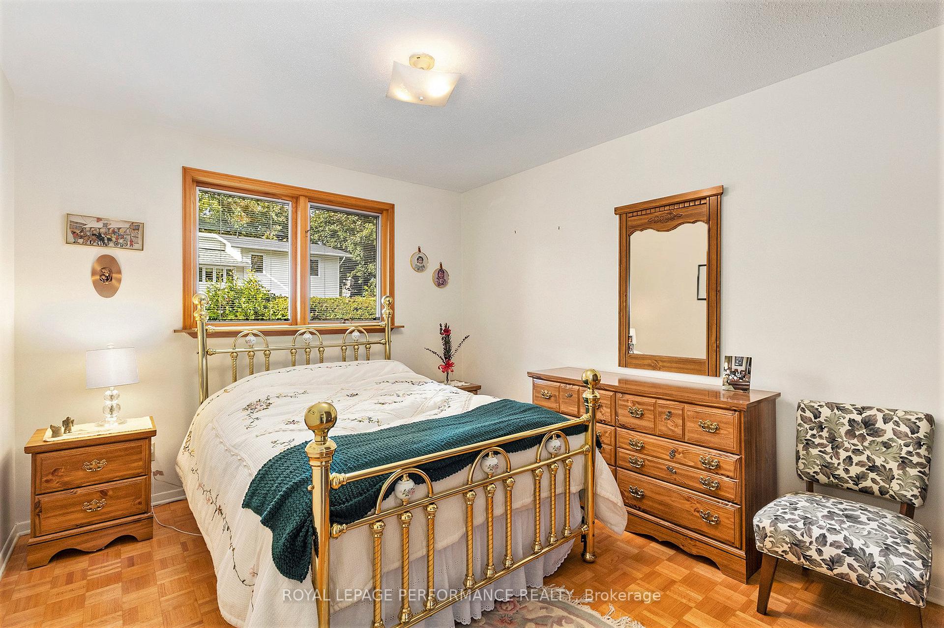 Photo 13 of 2427 Ogilvie Road, Ottawa, Beacon Hill North — HOMEH