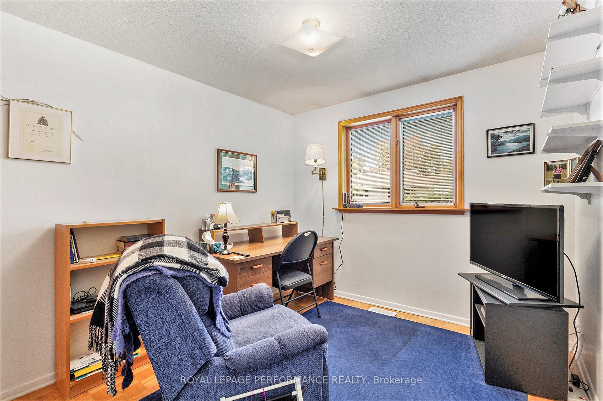 Photo 16 of 2427 Ogilvie Road, Ottawa, Beacon Hill North — HOMEH
