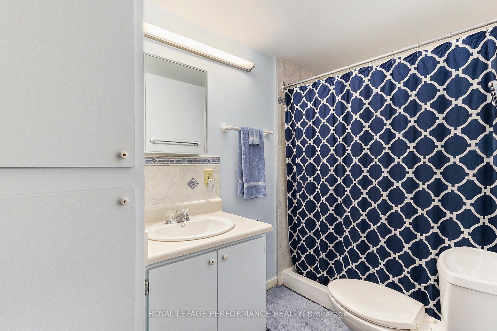 Photo 18 of 2427 Ogilvie Road, Ottawa, Beacon Hill North — HOMEH
