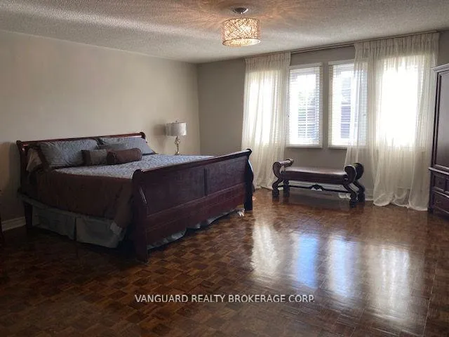 Photo 3 of 68 Mellings Drive, Vaughan, East Woodbridge — HOMEH