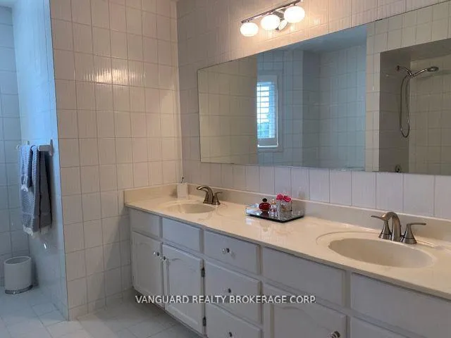 Photo 4 of 68 Mellings Drive, Vaughan, East Woodbridge — HOMEH