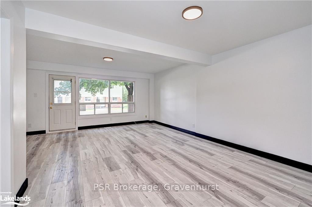 Photo 3 of Unit E, 524 Sunnydale Place E, Waterloo — HOMEH