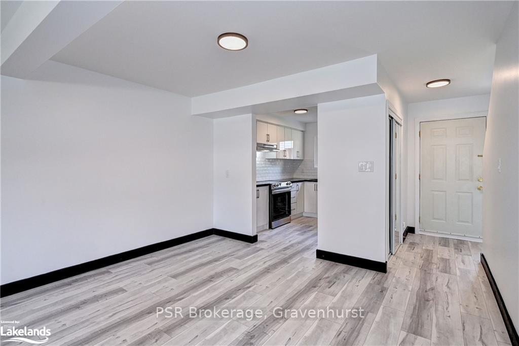 Photo 4 of Unit E, 524 Sunnydale Place E, Waterloo — HOMEH