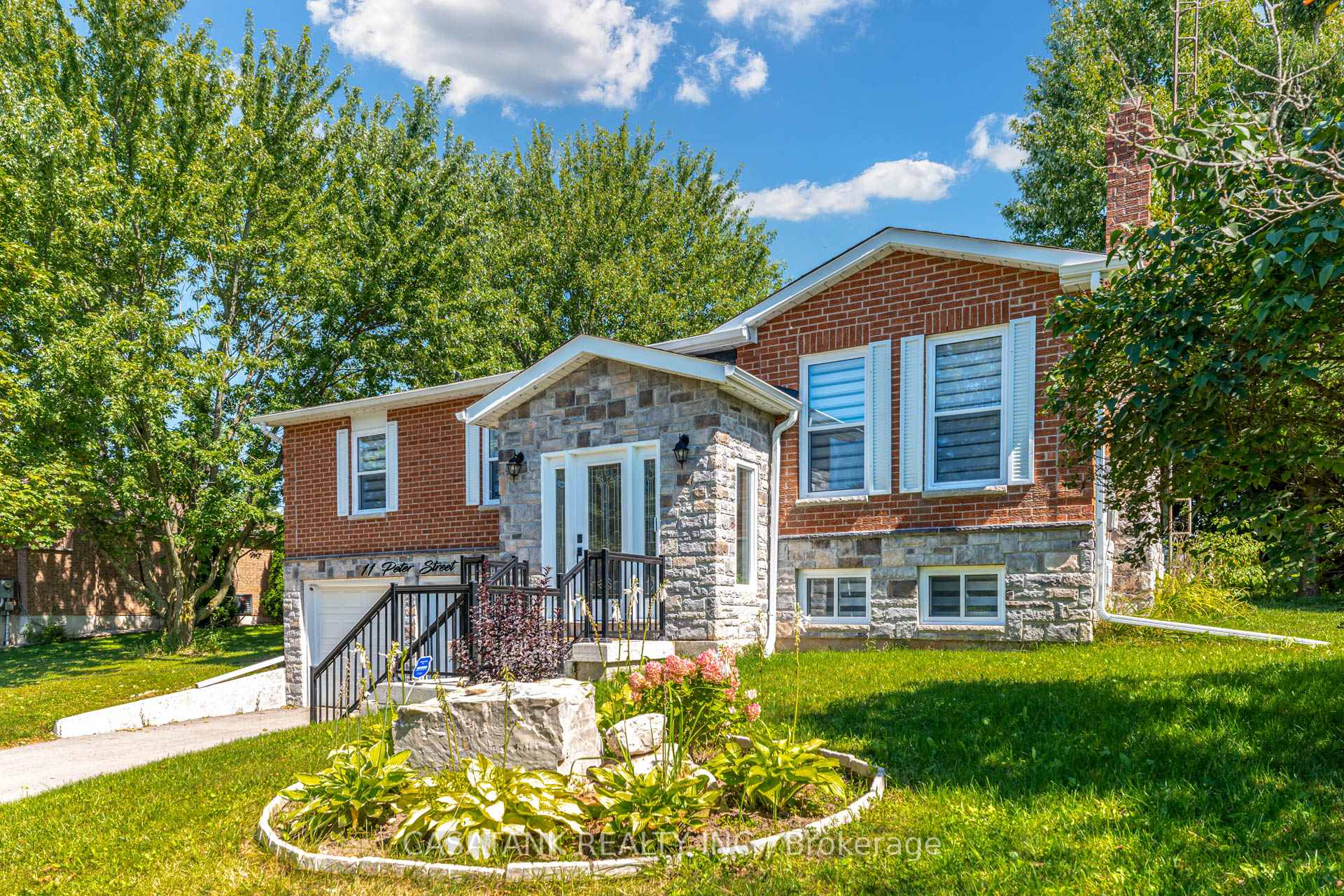 Photo 6 of 11 Peter Street, Amaranth, Rural Amaranth — HOMEH