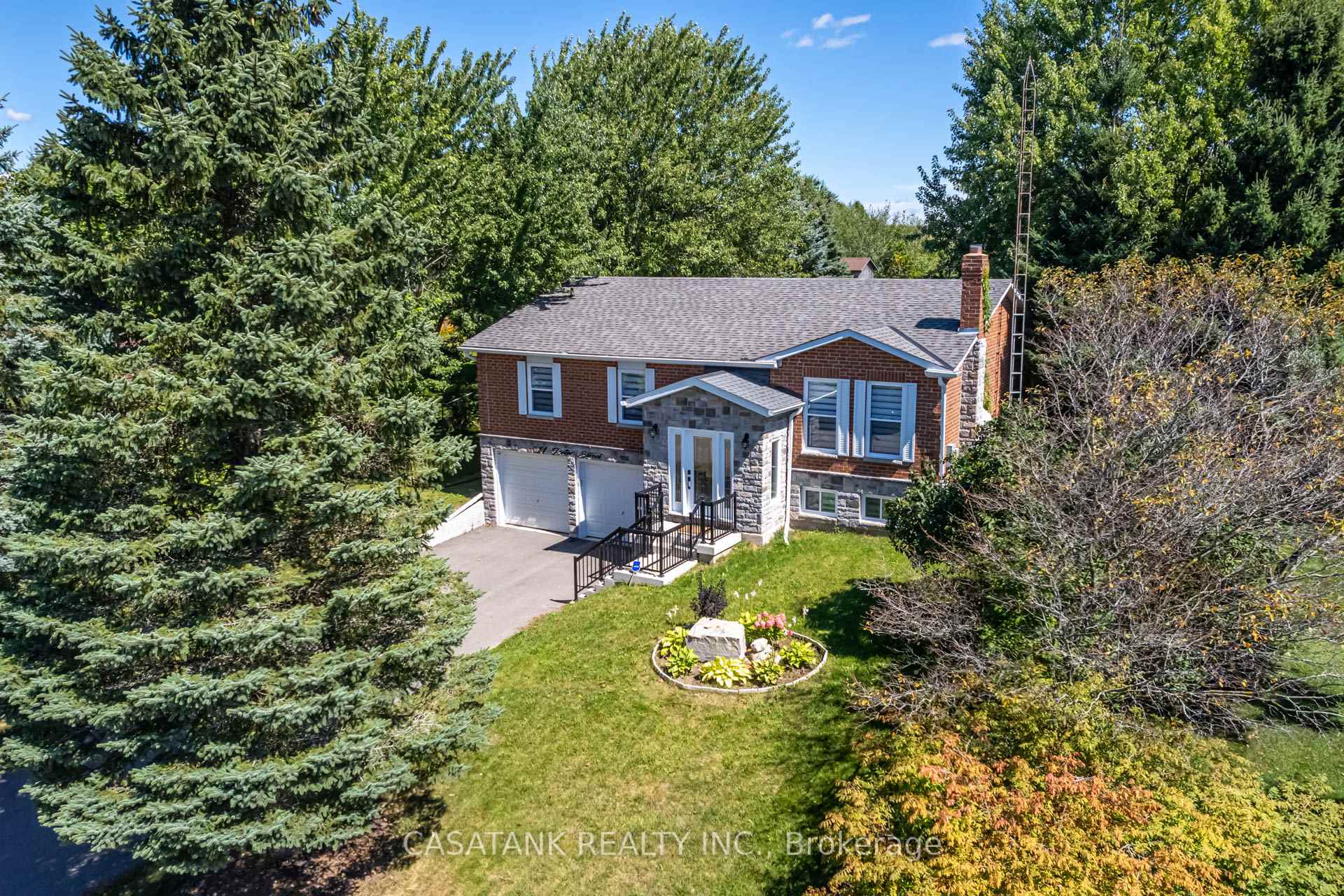 Photo 3 of 11 Peter Street, Amaranth, Rural Amaranth — HOMEH