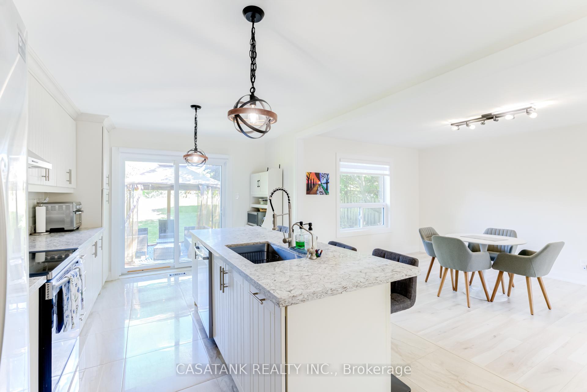 Photo 14 of 11 Peter Street, Amaranth, Rural Amaranth — HOMEH