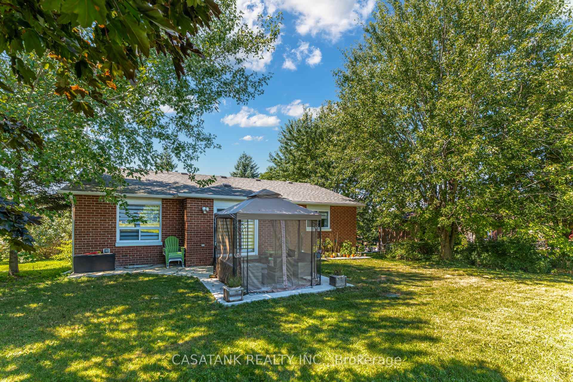 Photo 32 of 11 Peter Street, Amaranth, Rural Amaranth — HOMEH
