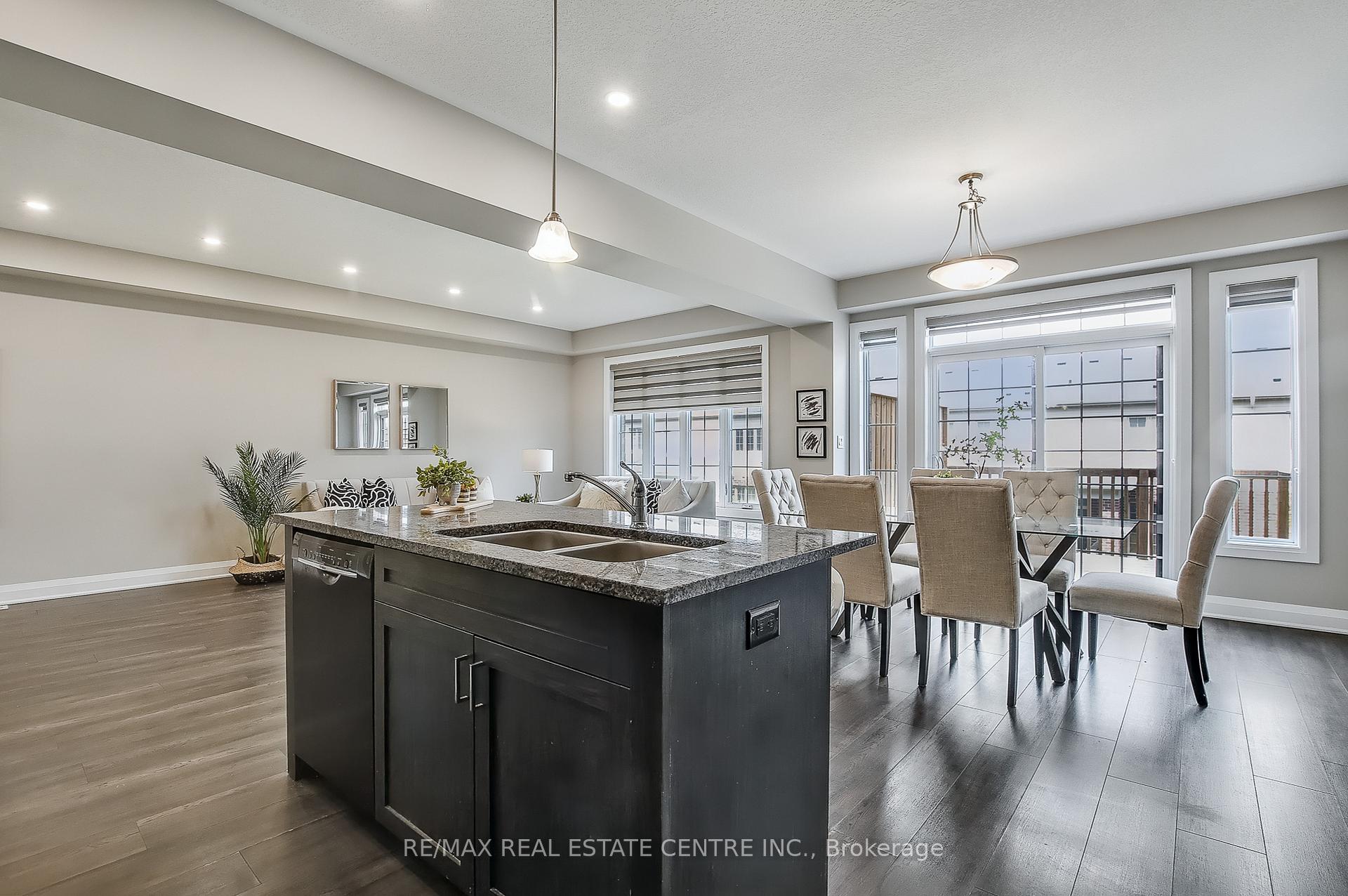 Photo 11 of 291 Raspberry Place, Waterloo — HOMEH