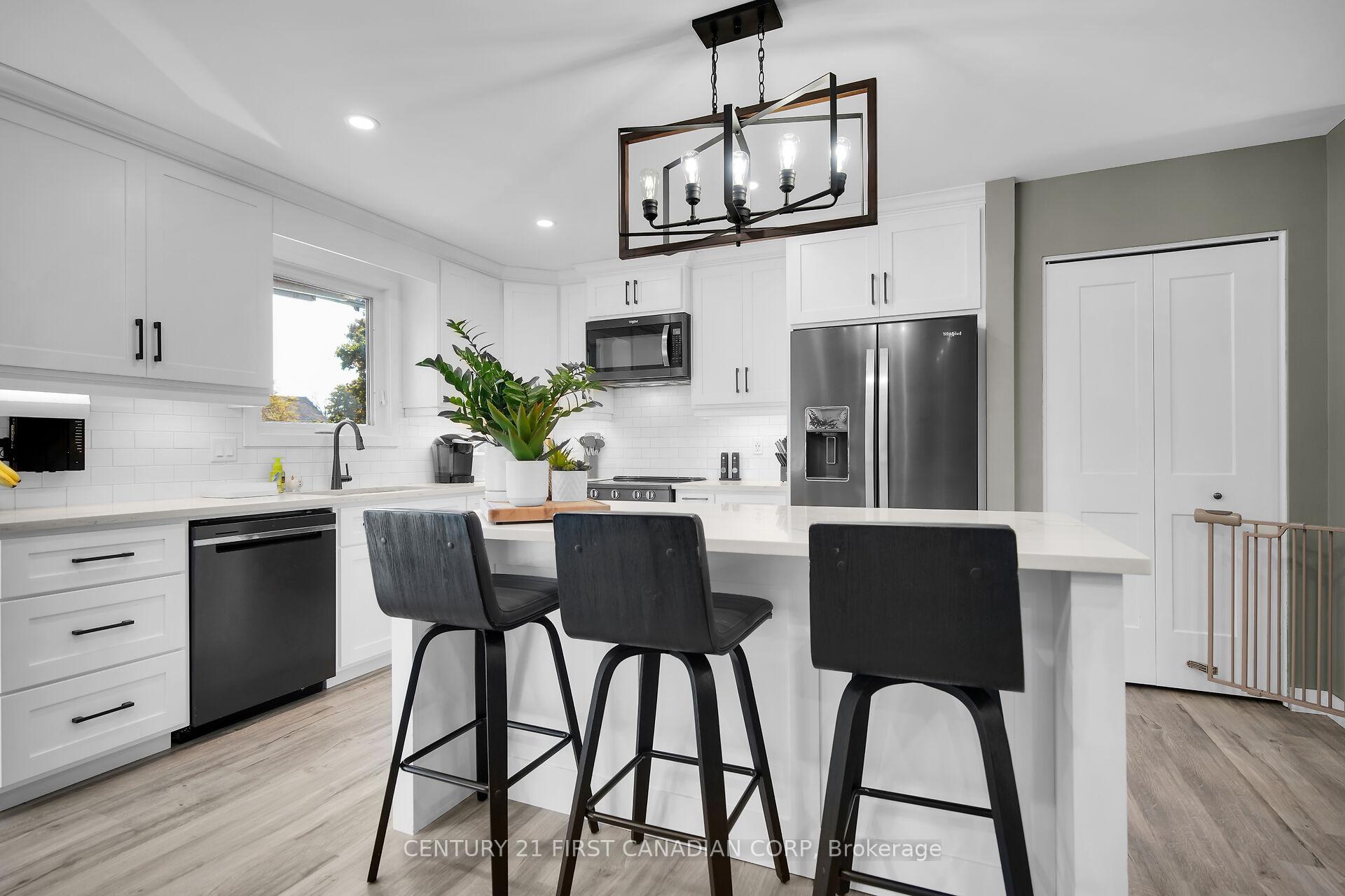 Photo 8 of 224 Munroe Street, West Elgin, West Lorne — HOMEH