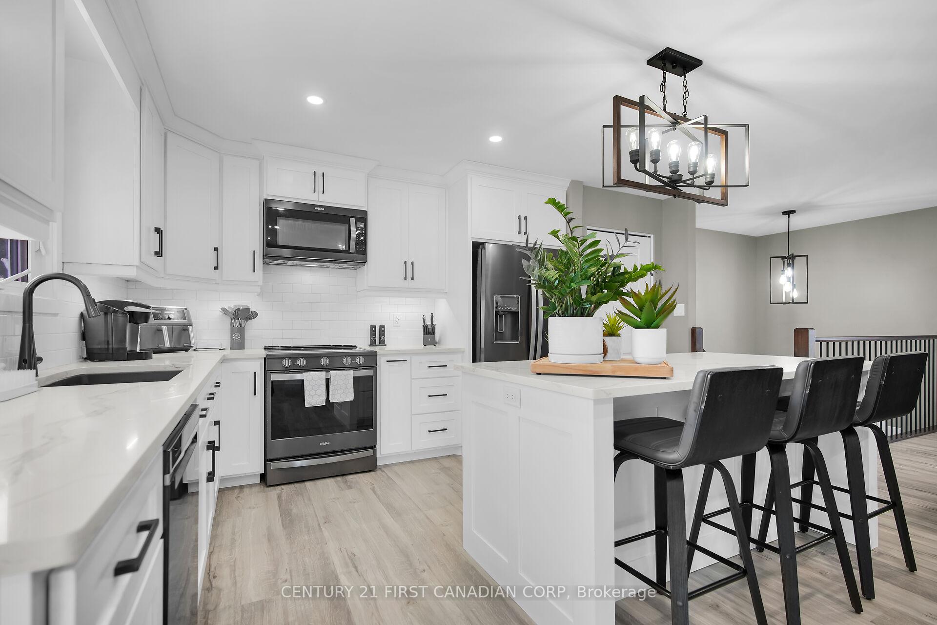 Photo 9 of 224 Munroe Street, West Elgin, West Lorne — HOMEH