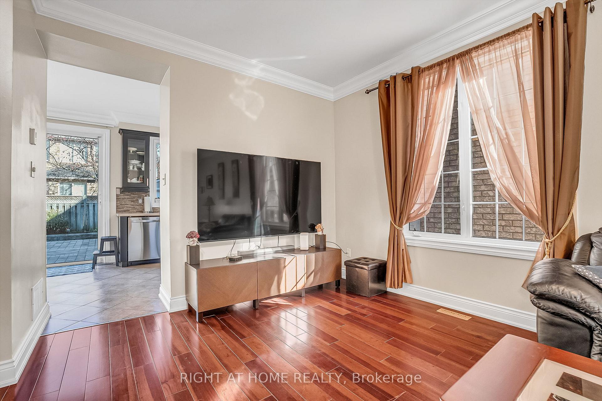 Photo 4 of 421 John Deisman Boulevard, Vaughan, Vellore Village — HOMEH