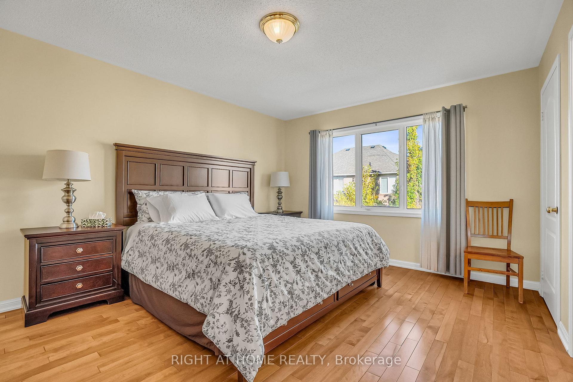 Photo 9 of 421 John Deisman Boulevard, Vaughan, Vellore Village — HOMEH