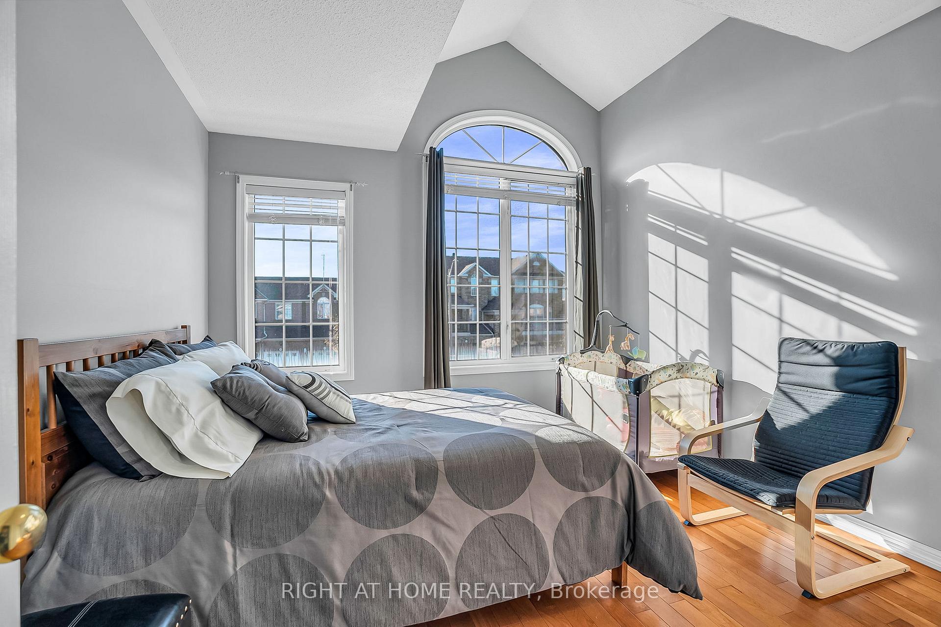 Photo 11 of 421 John Deisman Boulevard, Vaughan, Vellore Village — HOMEH