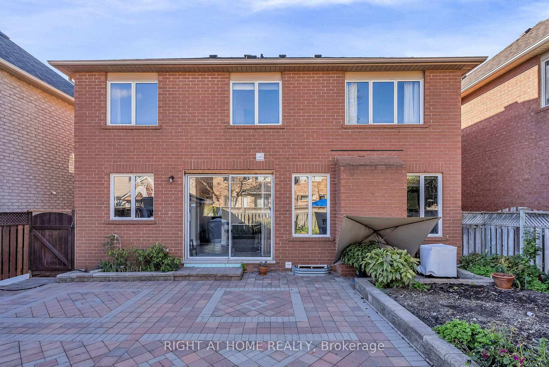 Photo 14 of 421 John Deisman Boulevard, Vaughan, Vellore Village — HOMEH