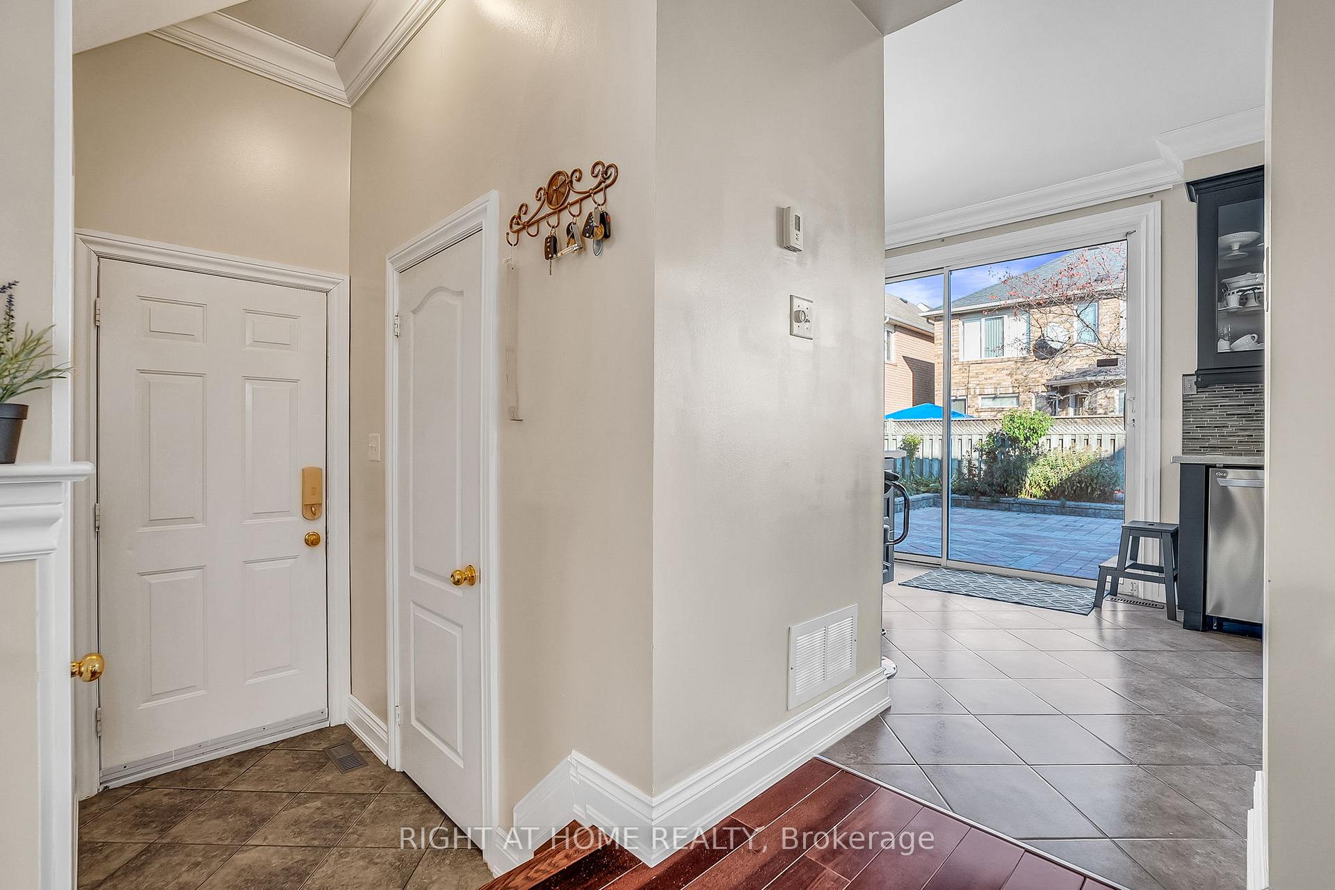 Photo 23 of 421 John Deisman Boulevard, Vaughan, Vellore Village — HOMEH