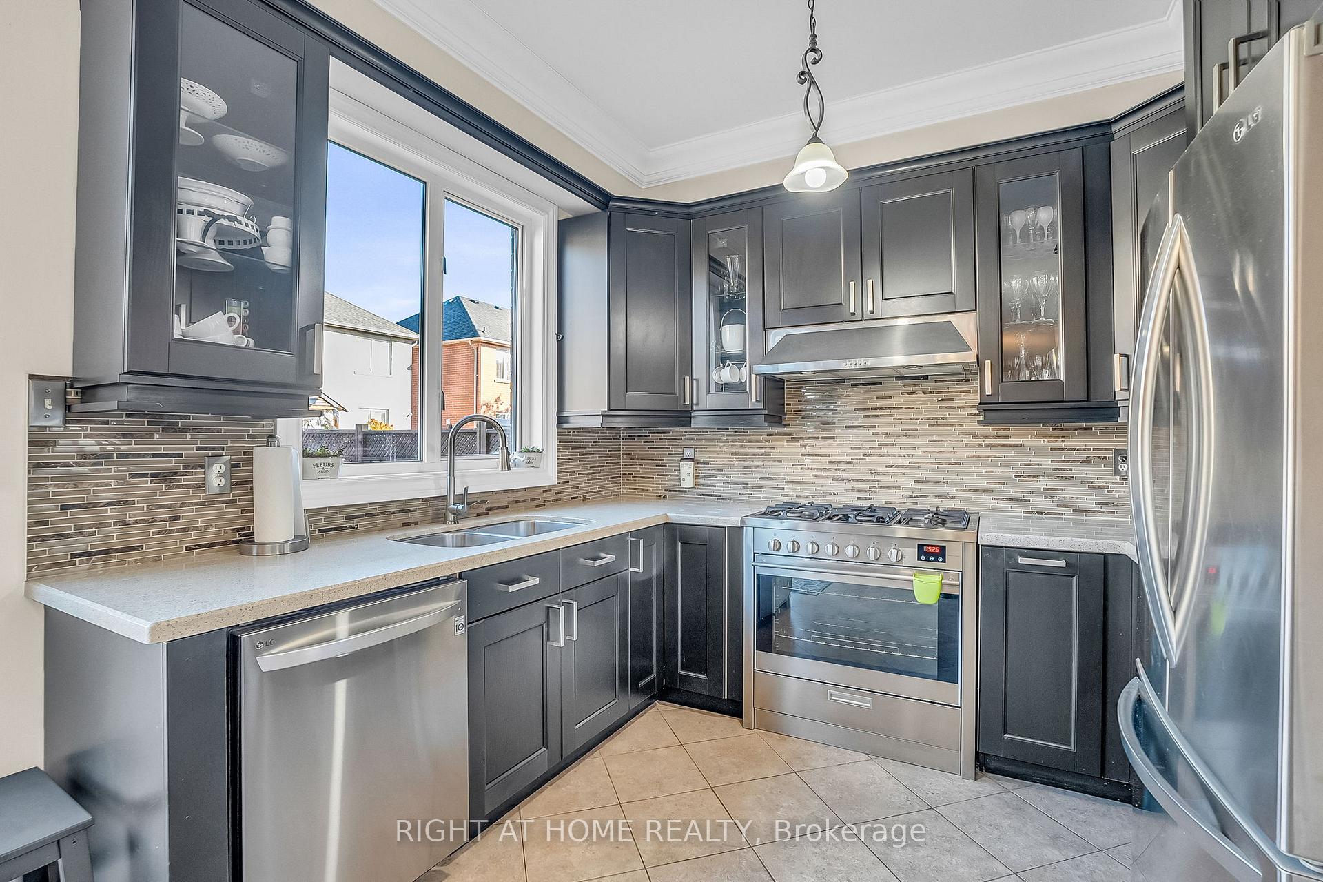 Photo 25 of 421 John Deisman Boulevard, Vaughan, Vellore Village — HOMEH