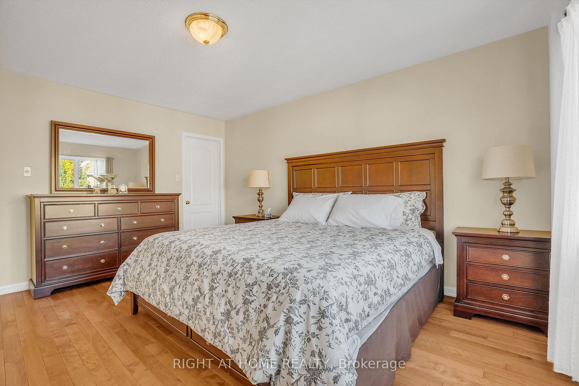 Photo 35 of 421 John Deisman Boulevard, Vaughan, Vellore Village — HOMEH