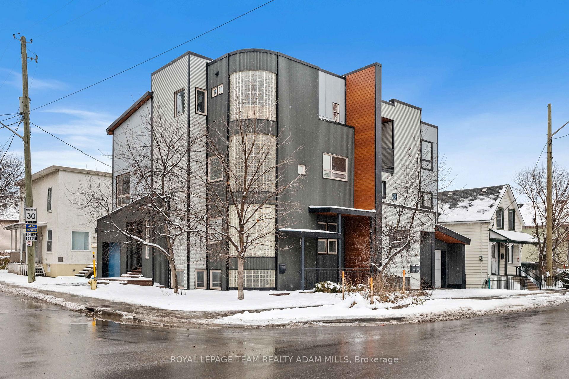 Photo 3 of Unit B, 469 Booth Street, Ottawa, West Centre Town — HOMEH