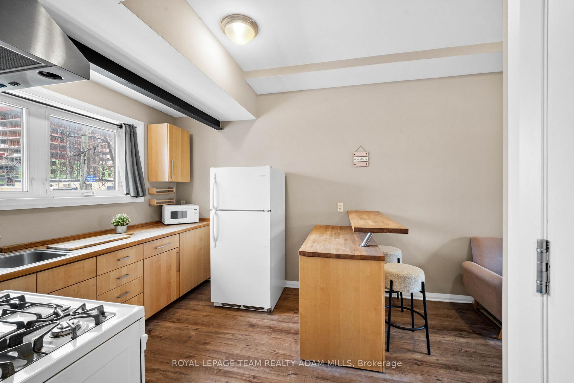 Photo 7 of Unit B, 469 Booth Street, Ottawa, West Centre Town — HOMEH