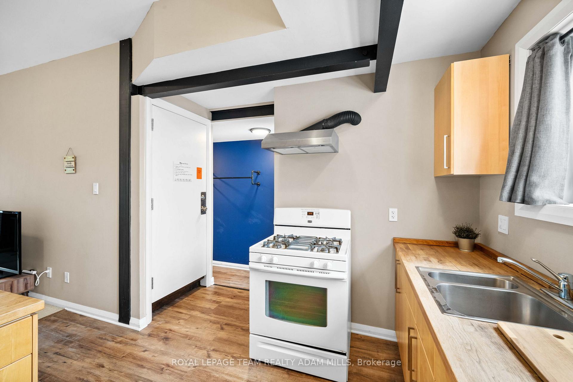 Photo 10 of Unit B, 469 Booth Street, Ottawa, West Centre Town — HOMEH