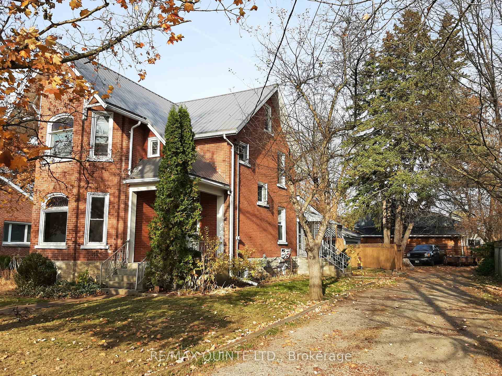 Front of 227 Metcalf Street