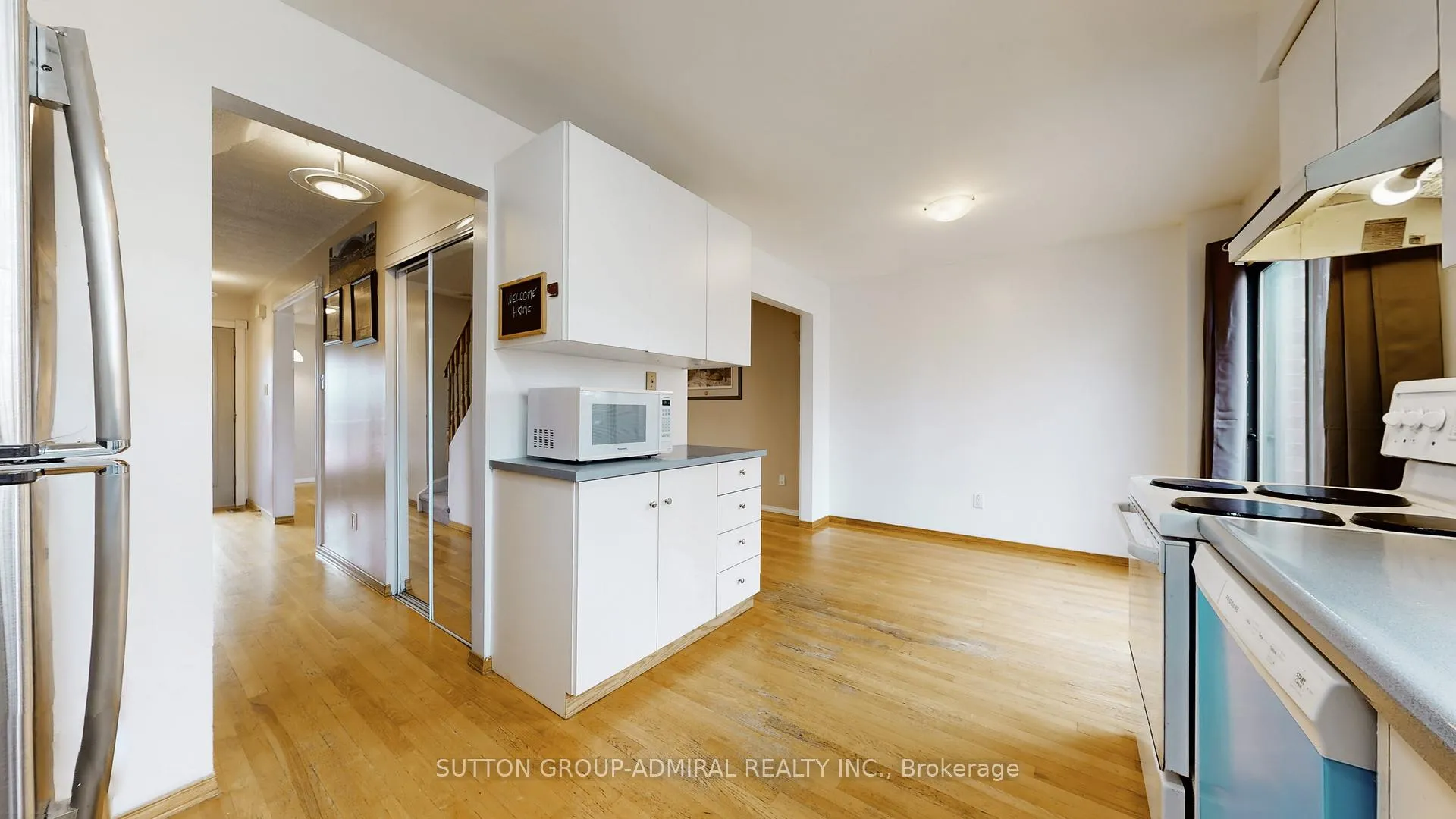 Photo 9 of 93 Patrice Crescent, Vaughan, Crestwood-Springfarm-Yorkhill — HOMEH