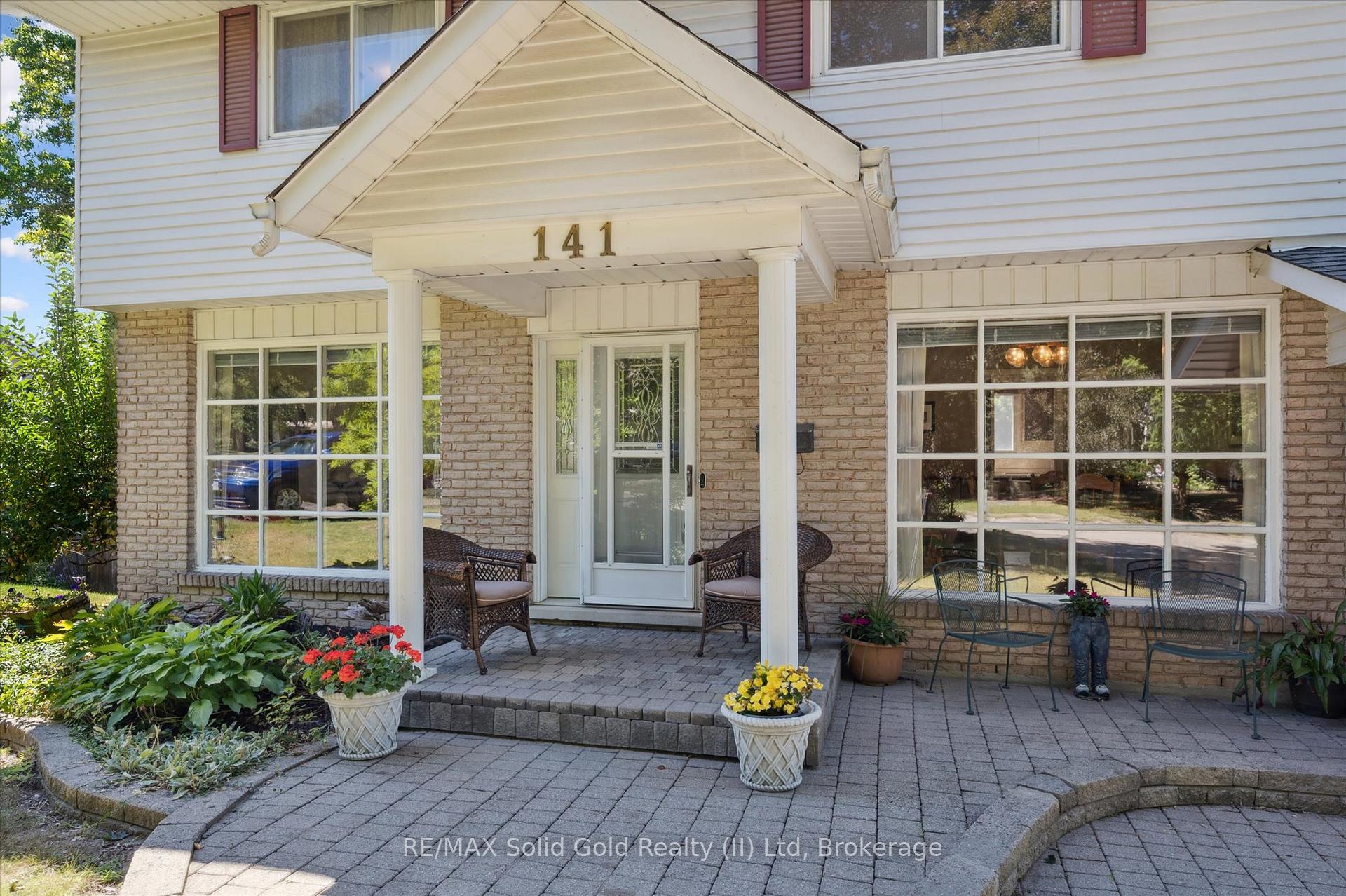 Photo 5 of 141 Weston Place, Waterloo — HOMEH