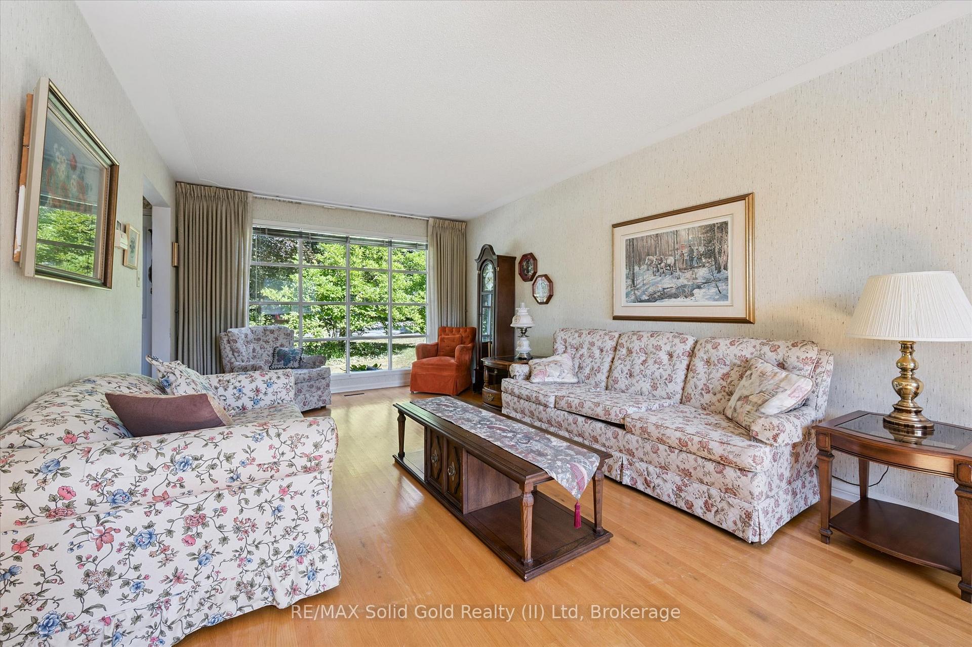 Photo 9 of 141 Weston Place, Waterloo — HOMEH