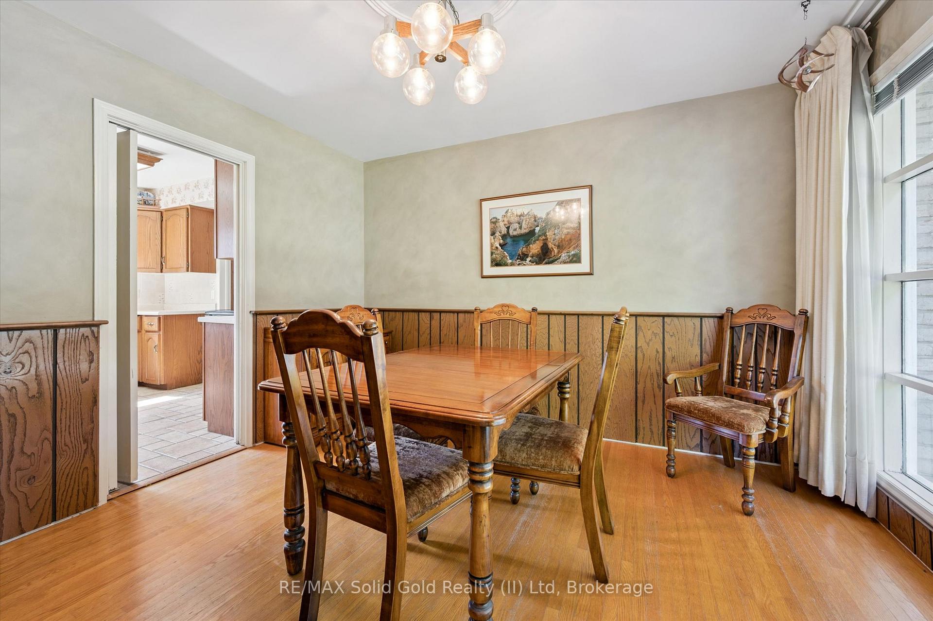 Photo 11 of 141 Weston Place, Waterloo — HOMEH