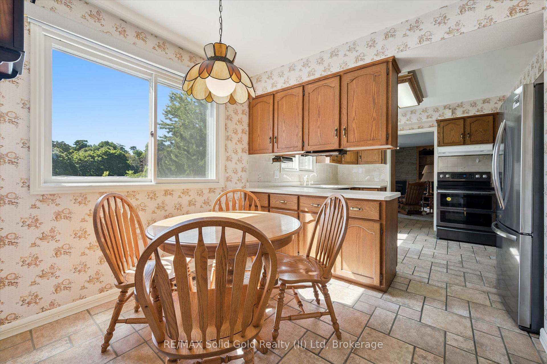 Photo 13 of 141 Weston Place, Waterloo — HOMEH