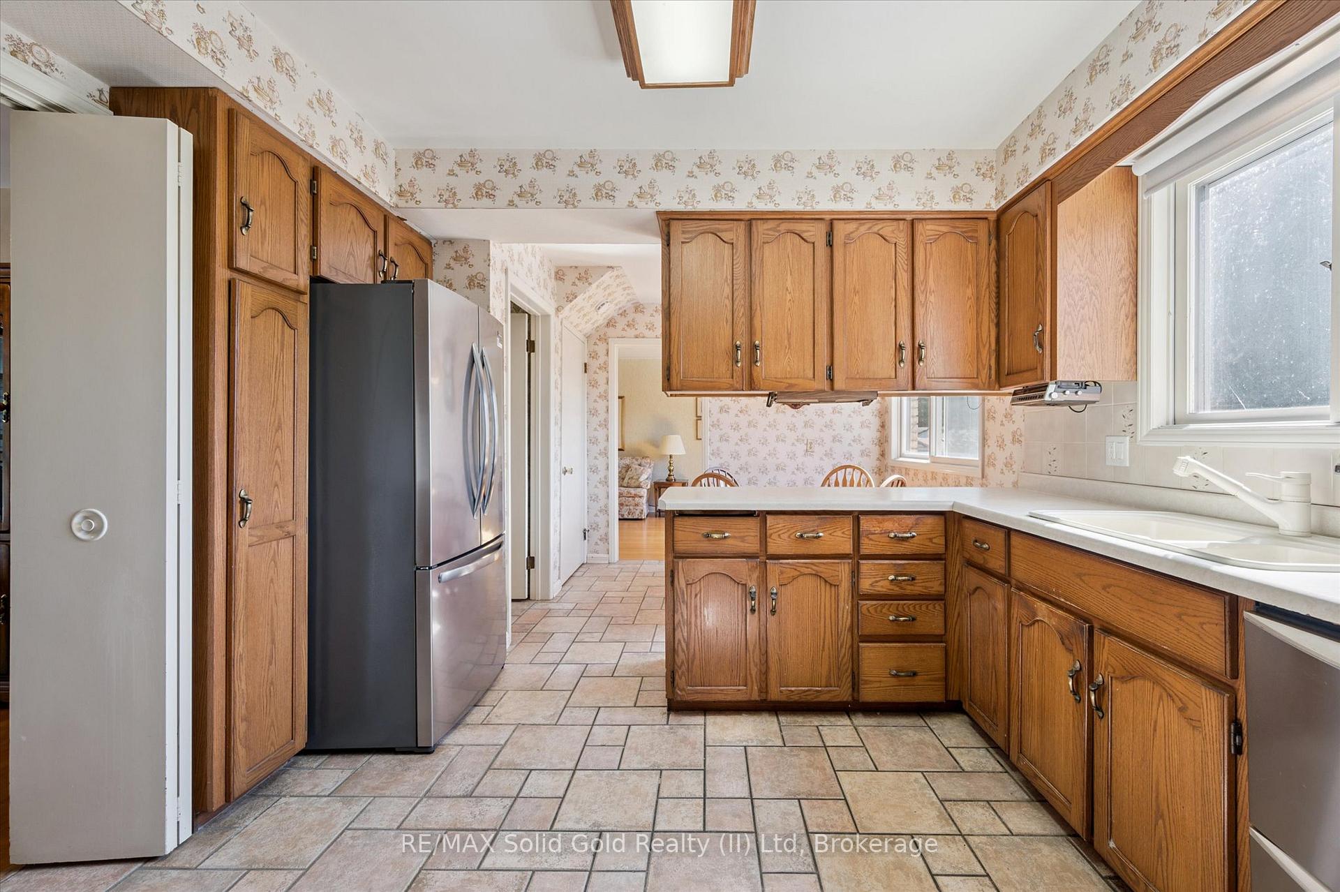 Photo 18 of 141 Weston Place, Waterloo — HOMEH