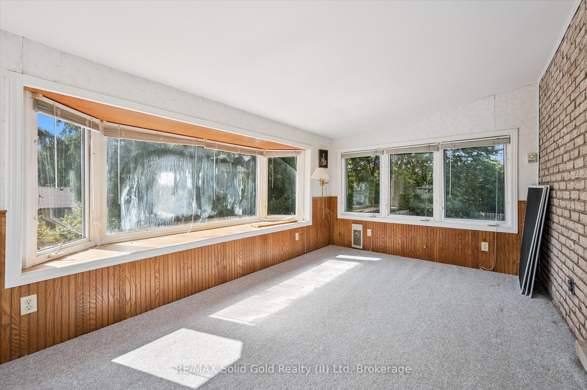 Photo 24 of 141 Weston Place, Waterloo — HOMEH