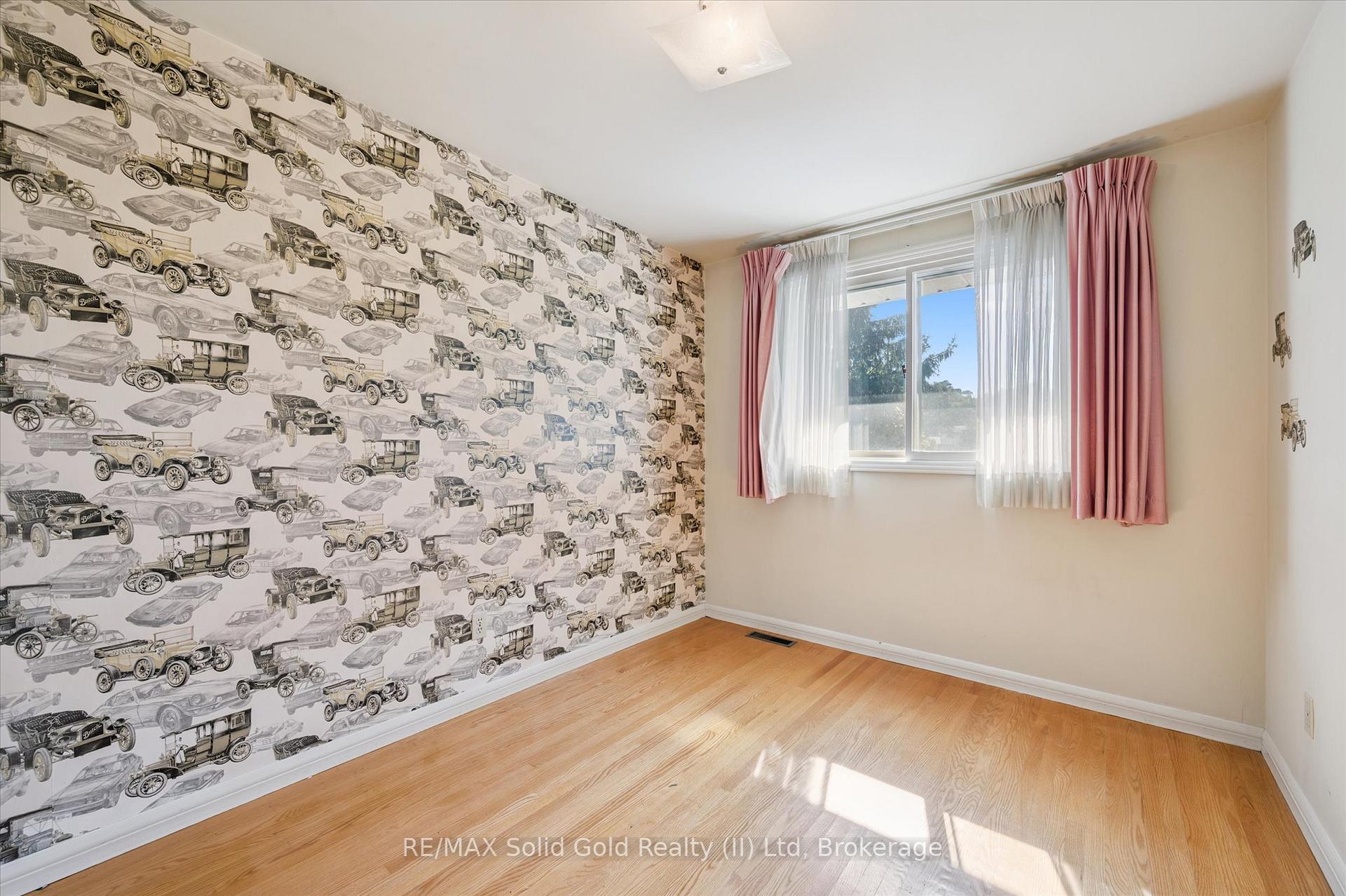 Photo 31 of 141 Weston Place, Waterloo — HOMEH