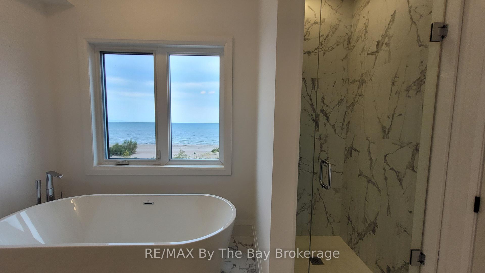 Photo 35 of 9 Julia Circle, Wasaga Beach — HOMEH