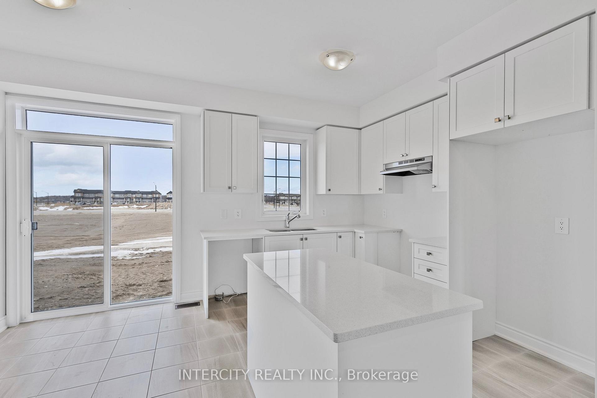 Photo 12 of 9 Avalon Drive, Wasaga Beach — HOMEH