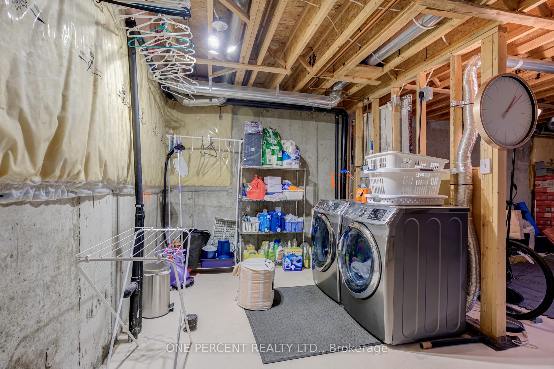 Photo 2 of 64 Lander Crescent, Vaughan, Patterson — HOMEH