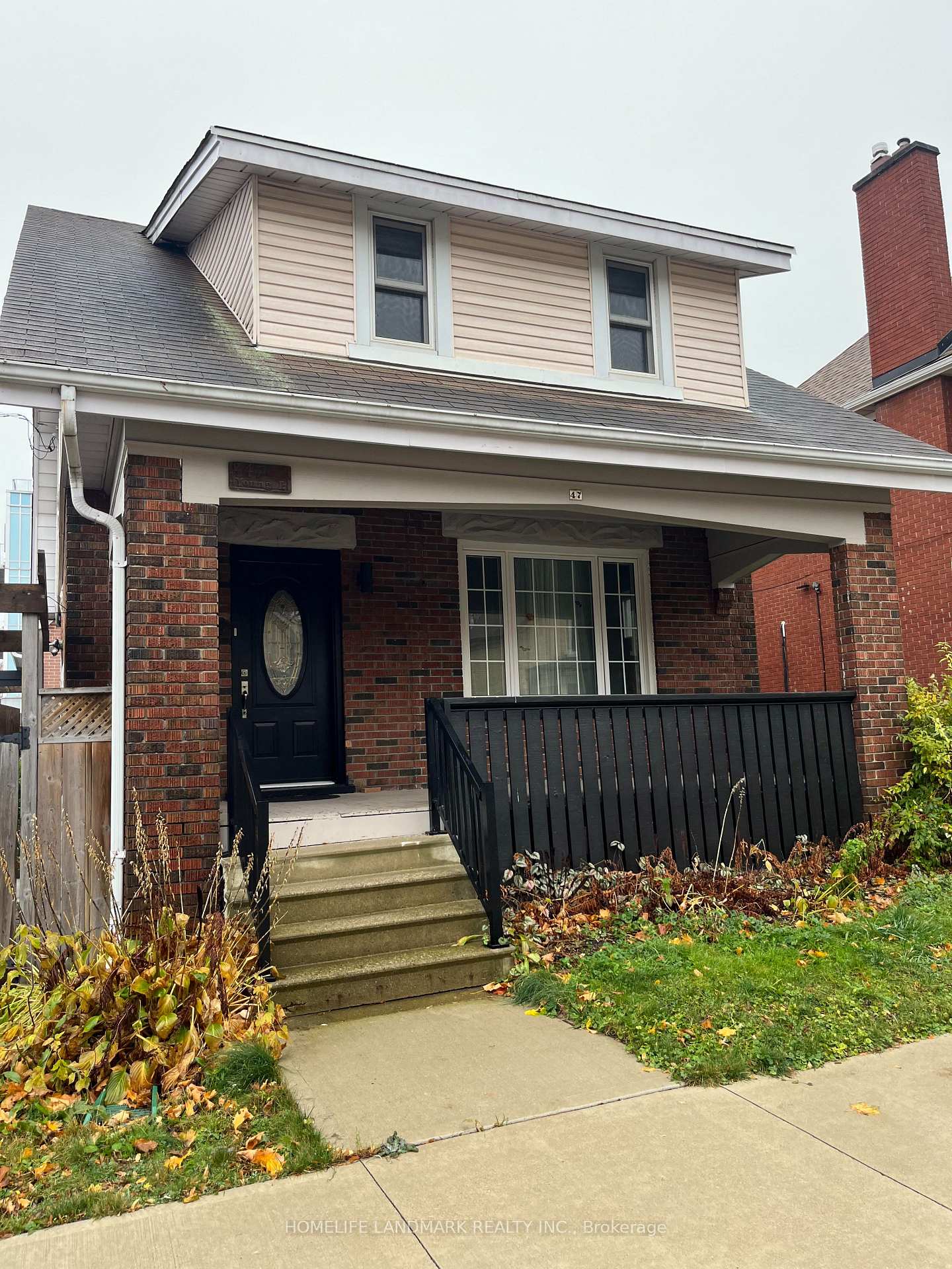 Front of 47 Young Street E
